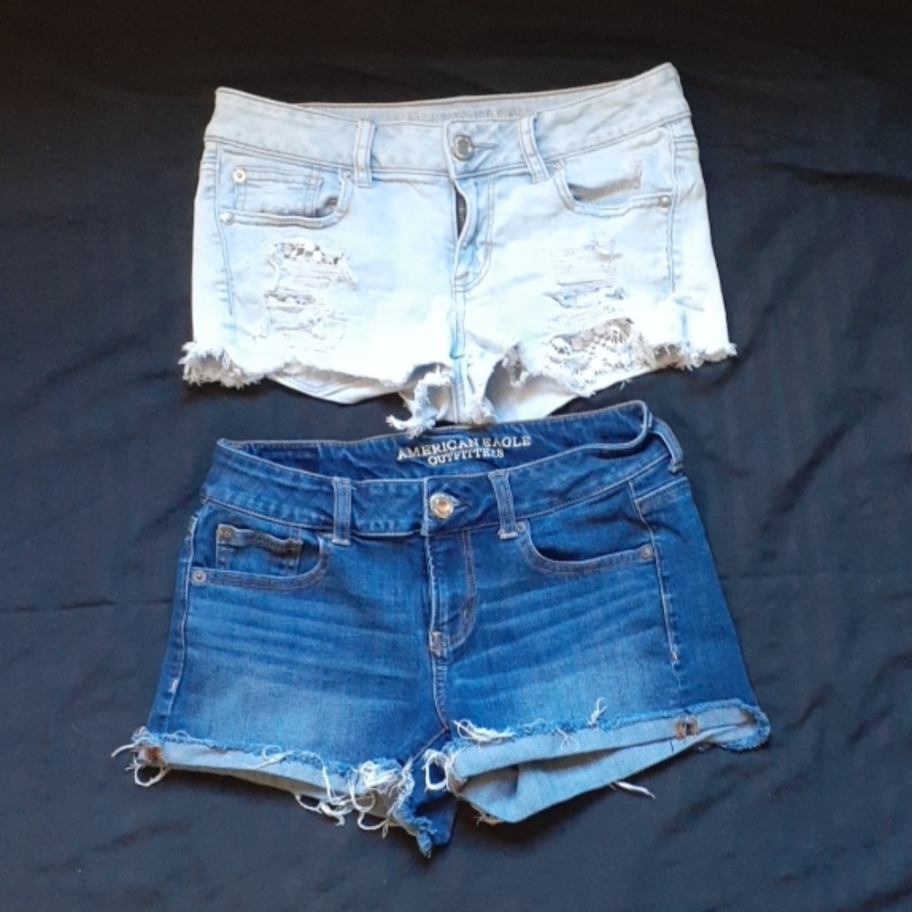 2 pairs of American eagle shorts!